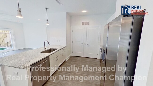 Building Photo - Newly Constructed Luxury Townhomes in Porters Neck