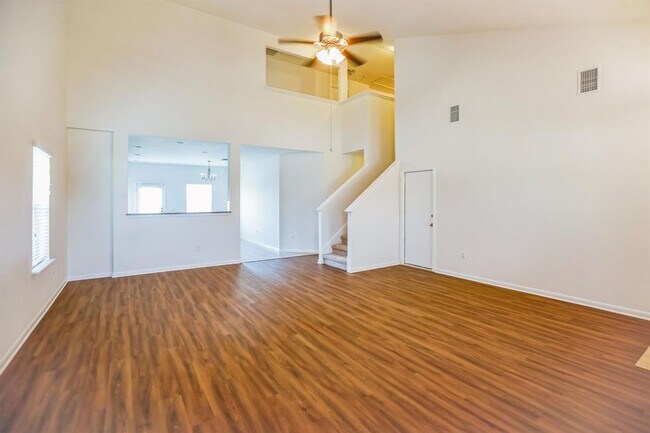 Building Photo - 104 Navidad River Dr