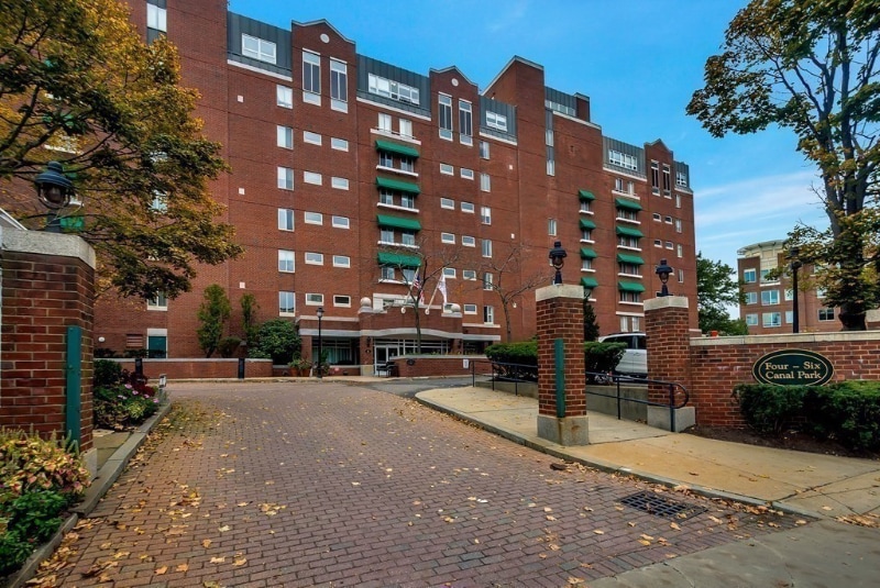 Building Photo - 4 Canal Park