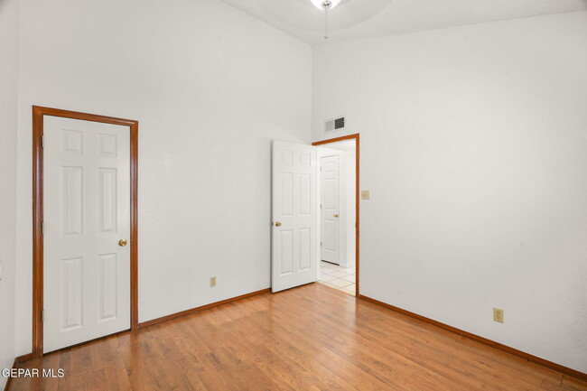 Building Photo - 4612 Loma Grande Dr