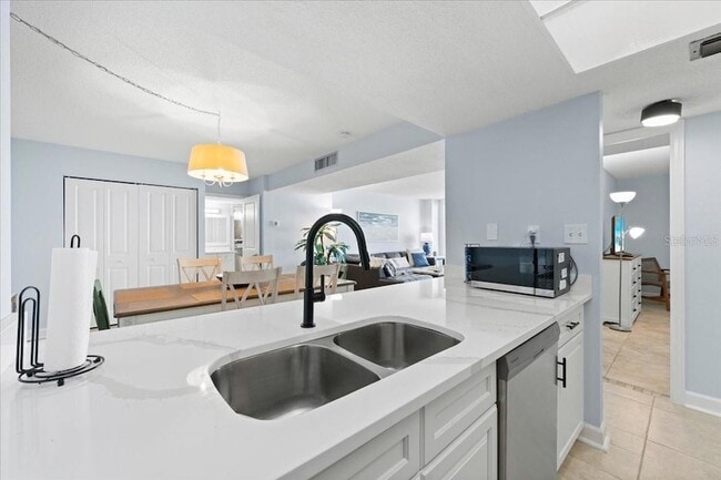 Building Photo - 440 S Gulfview Blvd