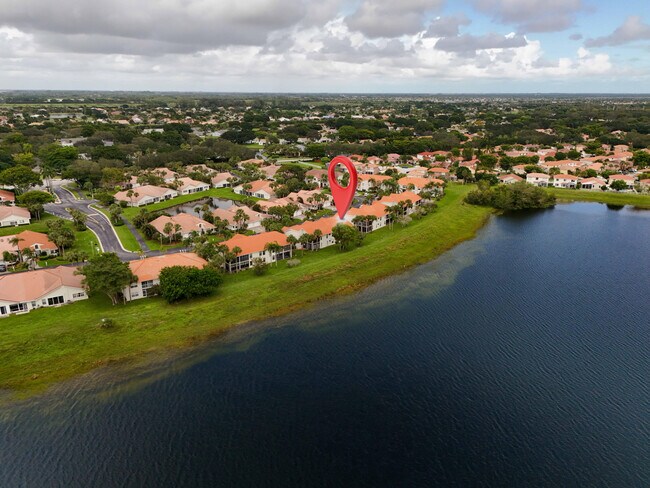 Building Photo - 10910 Lakemore Ln