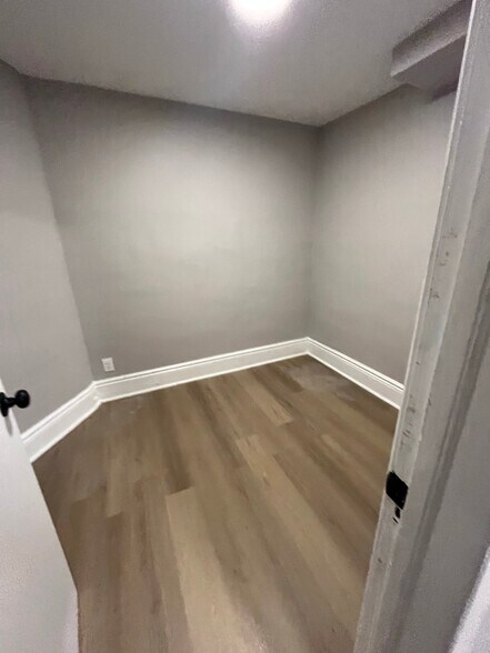 Building Photo - 34 N 18th St