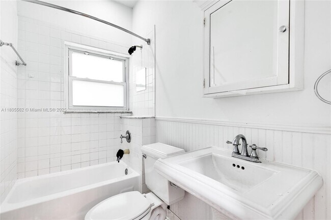 Building Photo - 86 NE 47th St