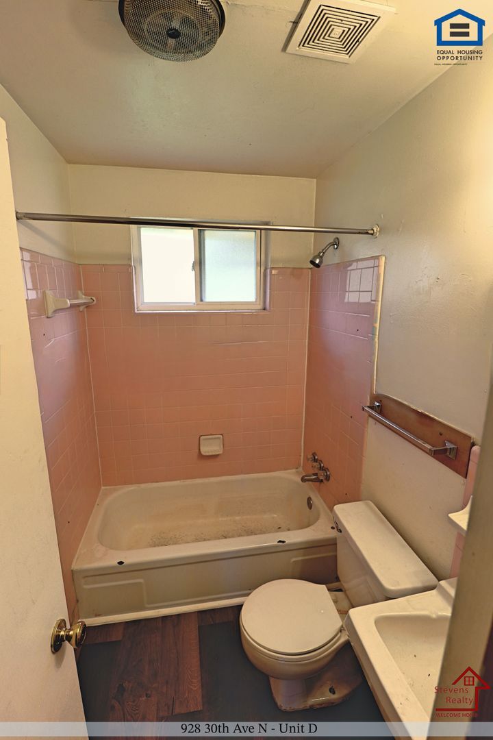 Building Photo - 928 30th Ave N