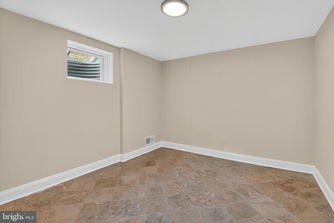 Building Photo - 5510 Christy Dr