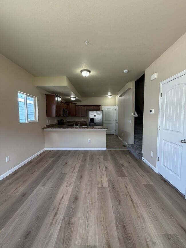 Building Photo - Beautiful 2-Story Townhome with Finished Basement