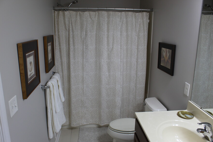 Master bath - full - 324 Sanderling Ln