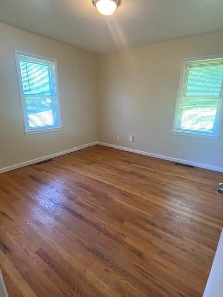 Building Photo - 6103 Fairlane Dr