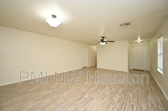 Building Photo - 12518 Sterlingstone Dr