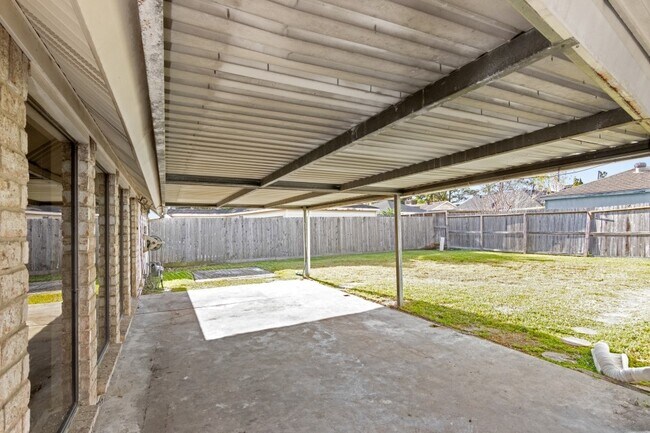 Building Photo - 10211 Sagemill Dr