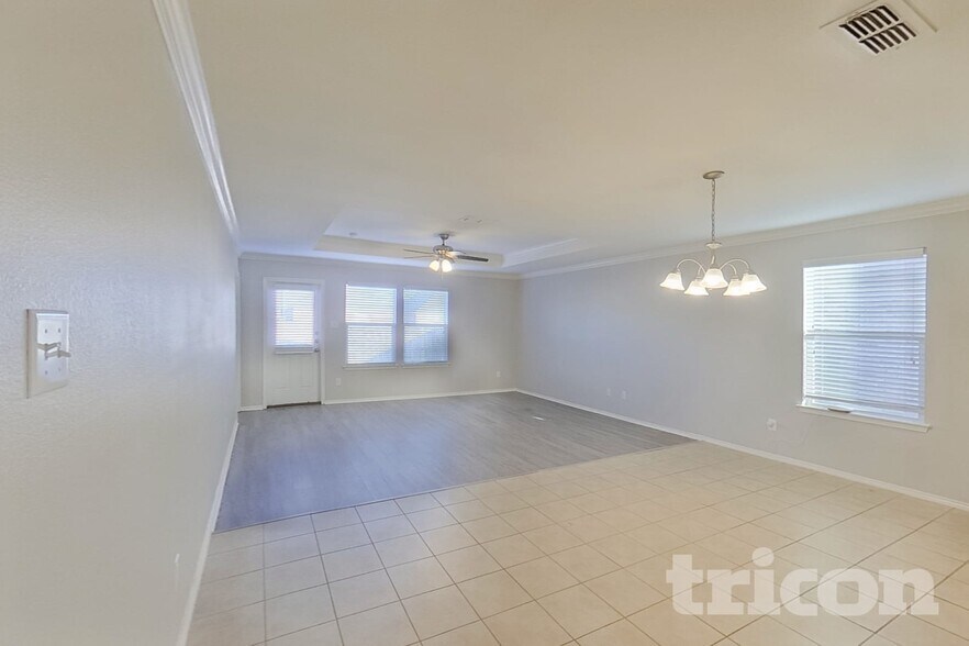 Building Photo - 1500 Abby Creek Dr