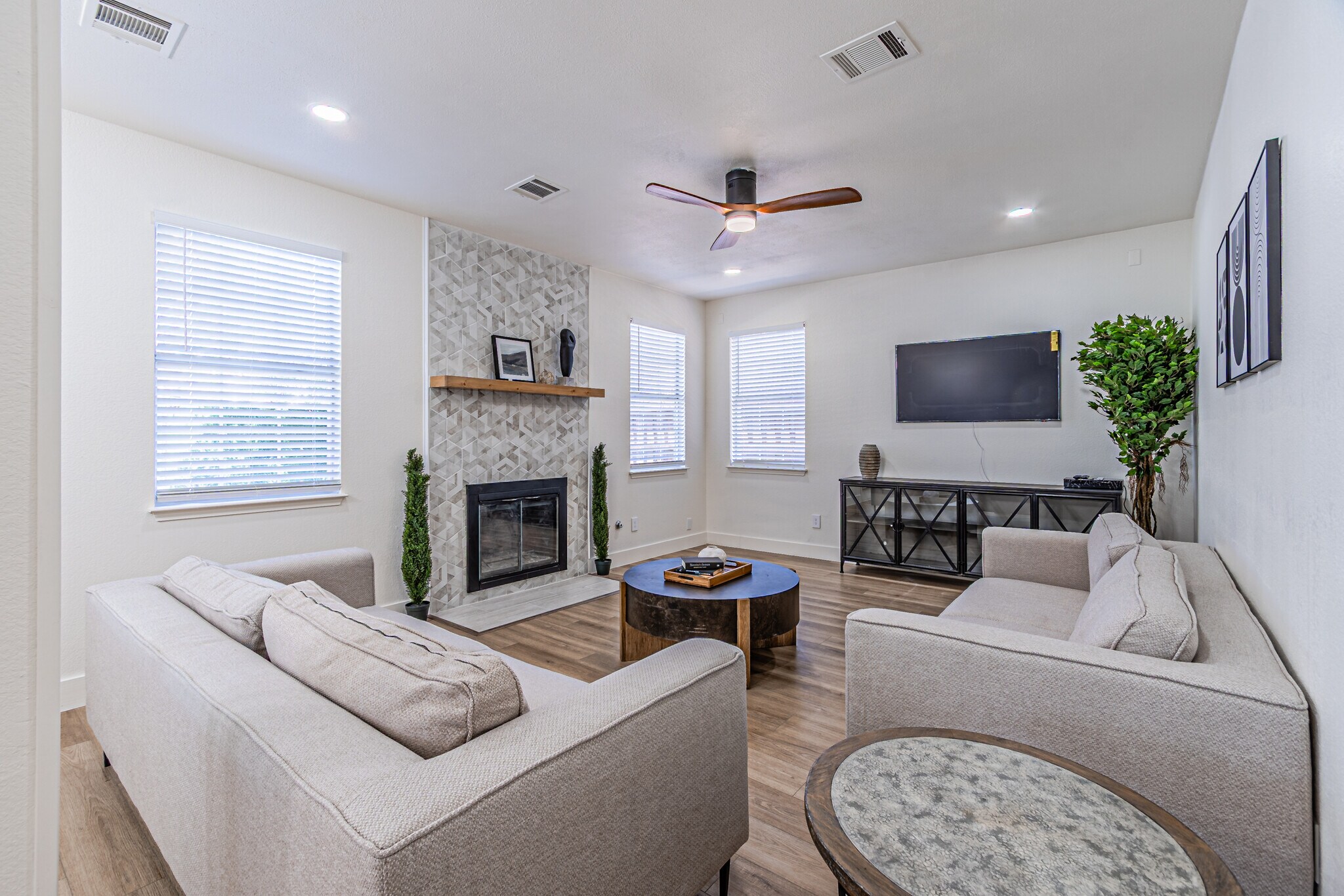 Building Photo - 841 Snapdragon Ln