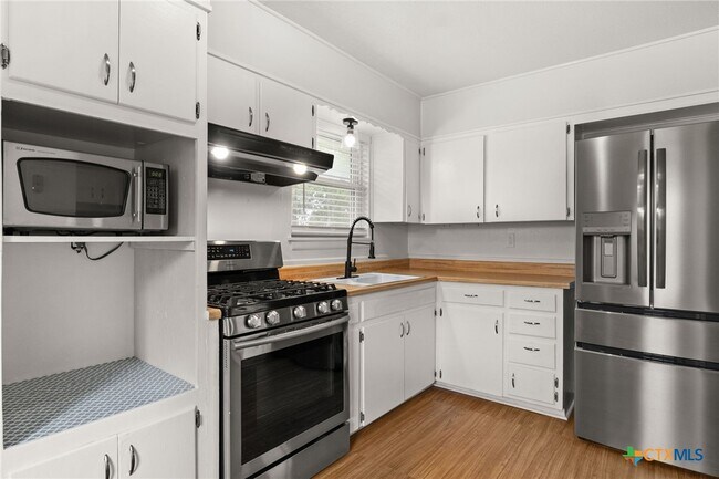 Building Photo - 1107 S 25th St