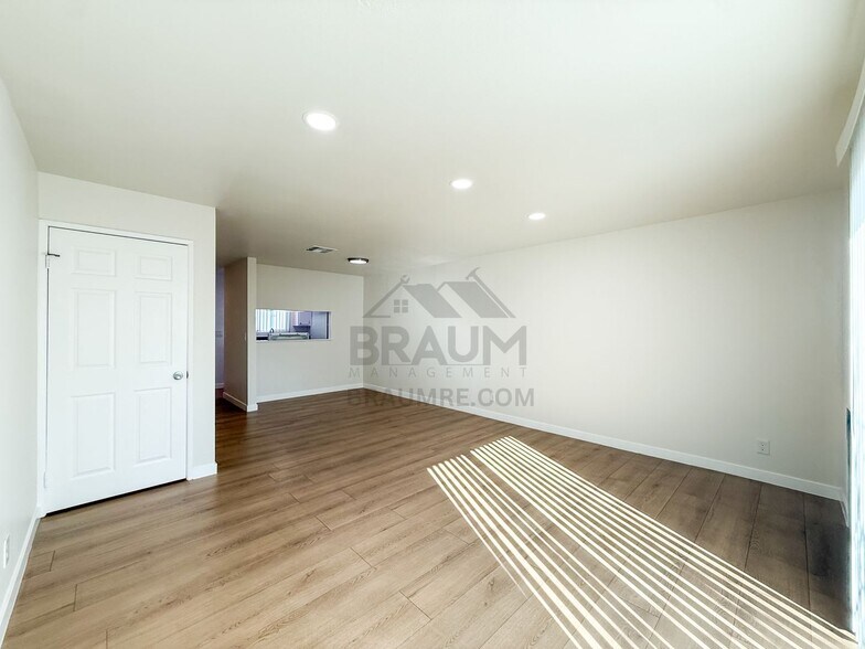 Building Photo - 14249 Friar St