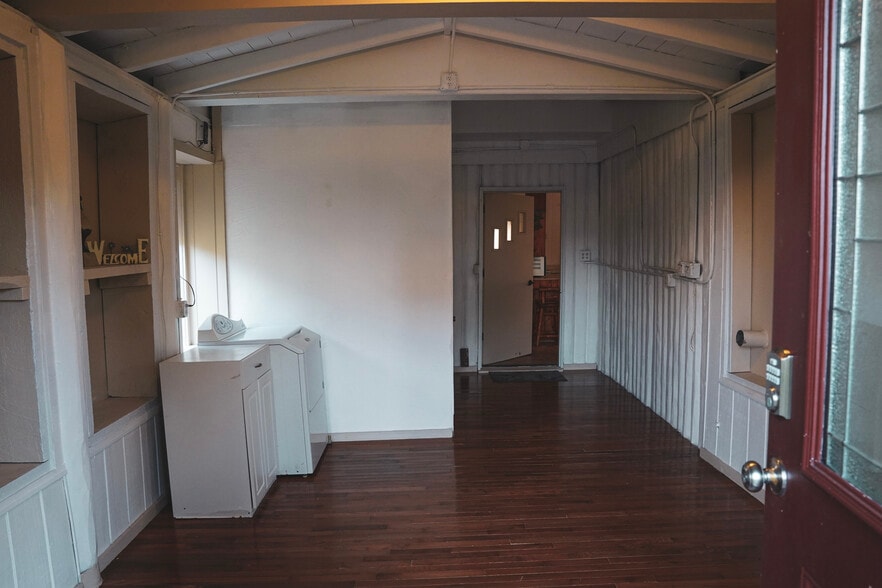 Building Photo - N3203 Ecker Lakeland Dr