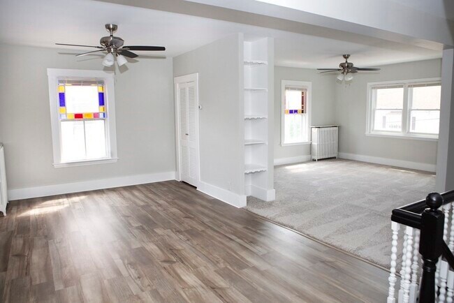 Building Photo - 43 Beacon St