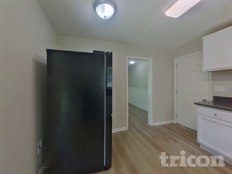 Building Photo - 839 Lundy Ln