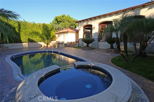 Building Photo - 831 E Orange Grove Ave