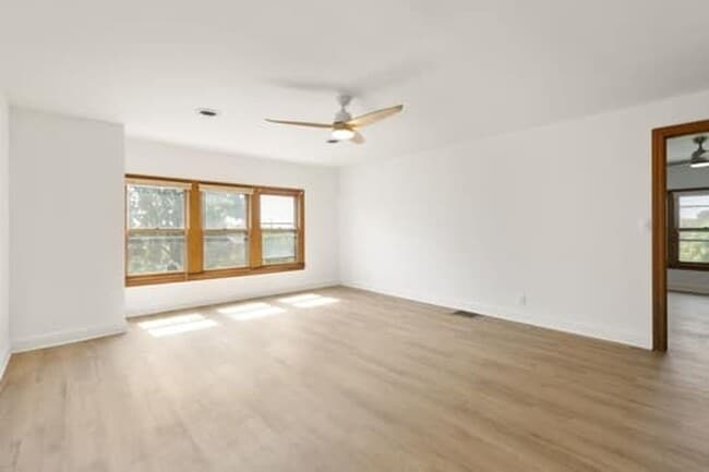 Building Photo - 515 Wabash Ave