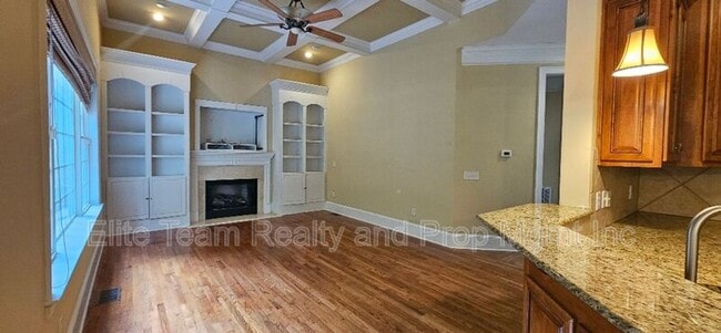 Building Photo - 6926 Linkside Ct