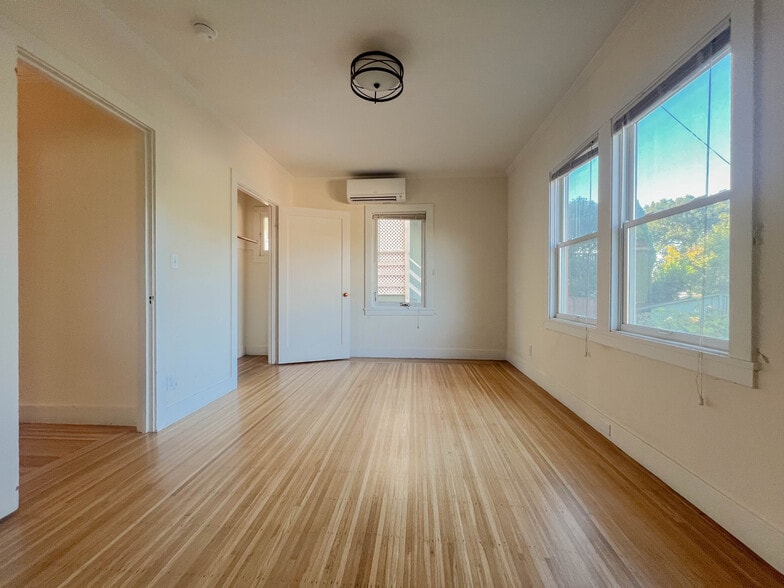 Guest Bedroom - 1504 Grant St