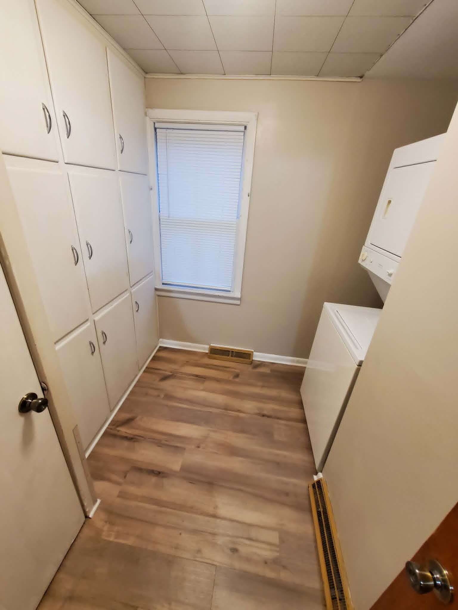 Building Photo - 208 W Candise St