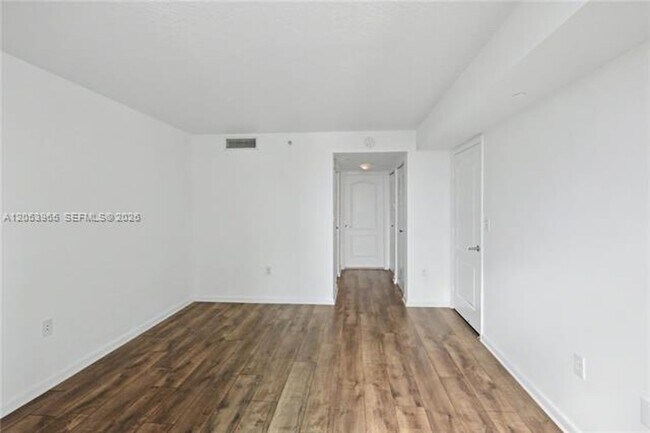Building Photo - 2101 Brickell Ave