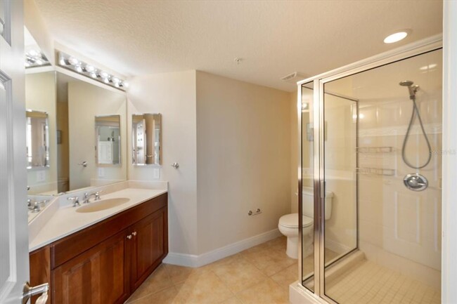 Building Photo - 800 N Tamiami Trl