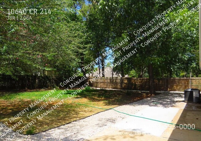 Building Photo - Updated 3 Bedroom, 2 Bath Home w/Fenced Yard!