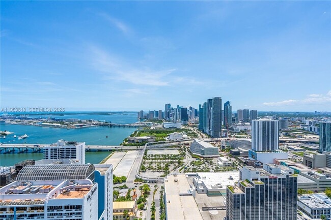 Building Photo - 1750 N Bayshore Dr