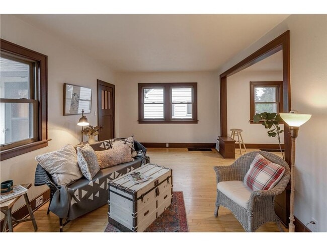 Building Photo - 2 Bedroom, 1 Bathroom Single-Family Home i...