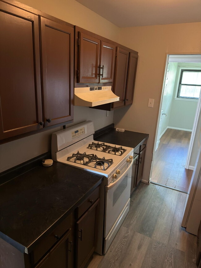 Building Photo - 10359 Renfrew Dr