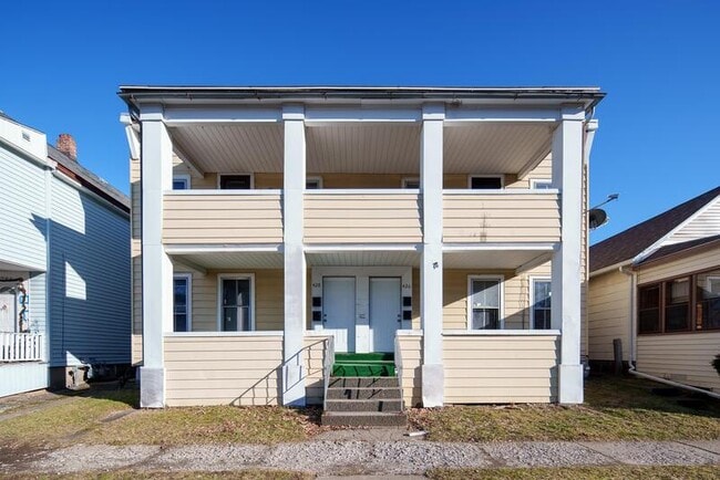 Building Photo - 428 7th Ave