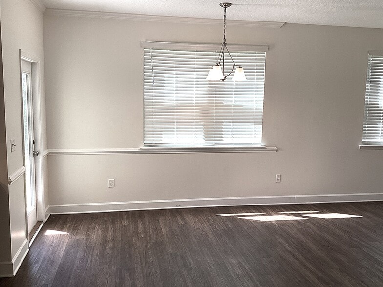 Building Photo - 1807 Silver Point