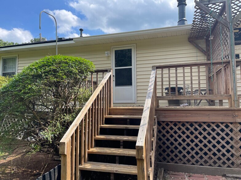 Building Photo - 290 Timothy Rd