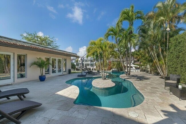 Building Photo - 2519 Barcelona Dr