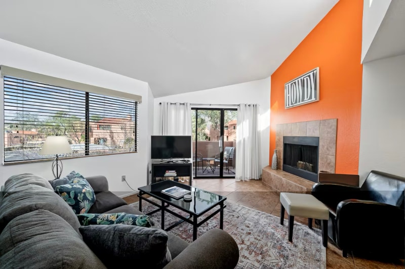 Building Photo - 5051 N Sabino Canyon Rd