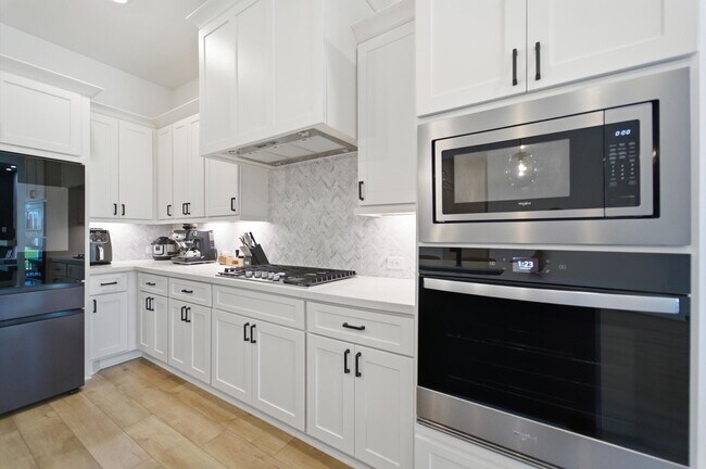 Building Photo - 8115 Fenway Hts Dr