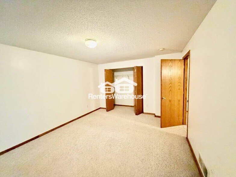 Building Photo - 495 S 51st St