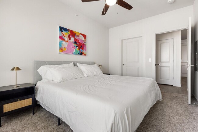 Building Photo - 5820 1/2 Cameron Road-SI FL4-ID1303398P