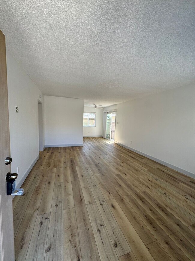 Interior Photo - 3720 Emerald St