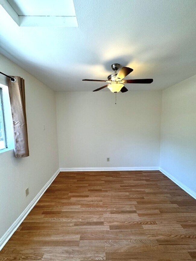 Building Photo - Spacious Guest Cottage in rural Moorpark