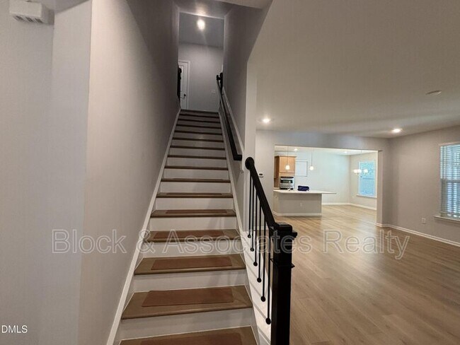 Building Photo - 2105 Goudy Dr