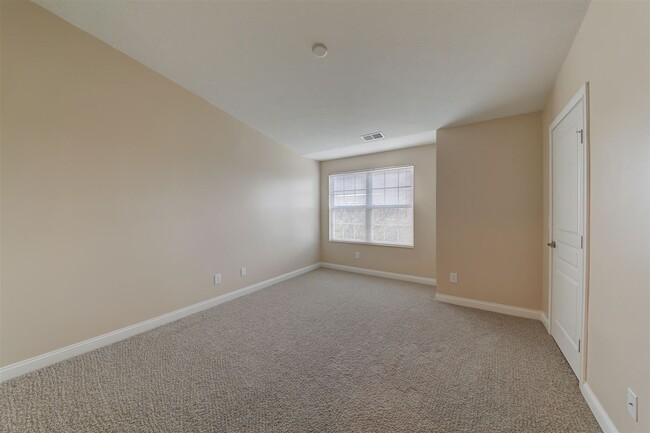 Building Photo - 613 Ivy Ridge Dr