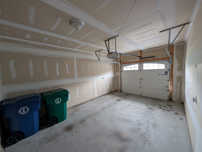 Building Photo - 2796 Monticello Ln