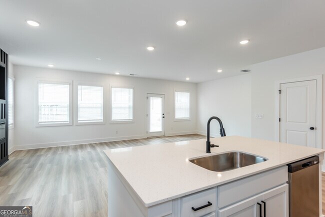 Building Photo - 3140 Marbella Cir