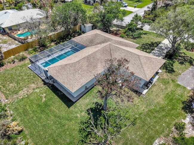 Building Photo - 9125 SE Karin St