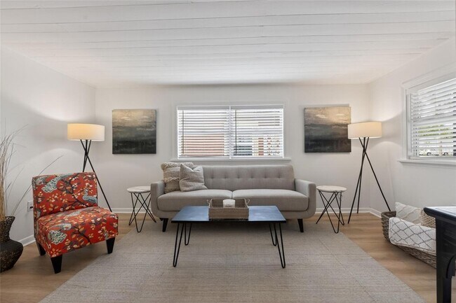 Building Photo - 5617 19th Ave S