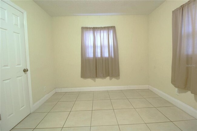 Building Photo - 5118 Anzio St